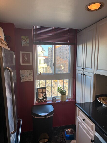 Building Photo - 1700 17th St NW