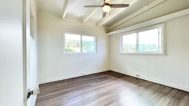 Building Photo - 4202A Sierra Dr