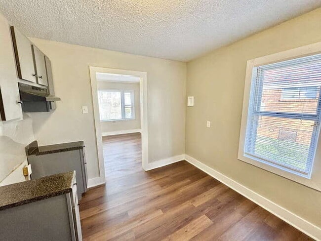 Building Photo - 2071 Hubert Ave