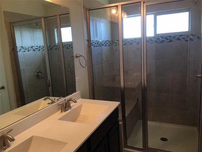Building Photo - 5708 Scenic Lake Dr