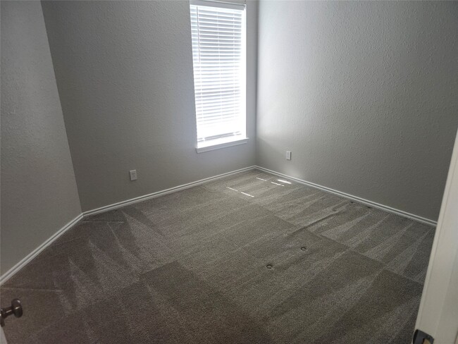 Building Photo - 28510 Rustic Pines Ct