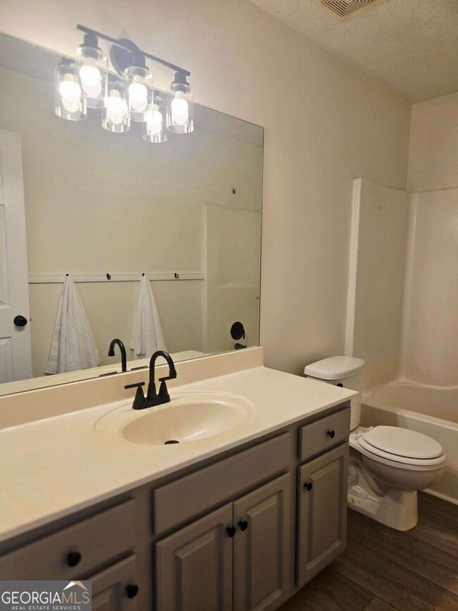 Building Photo - 2633 English Oaks Ln NW