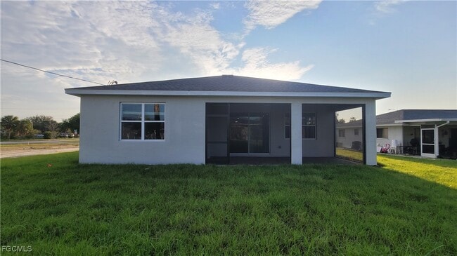 Building Photo - 3930 SW 16th Pl
