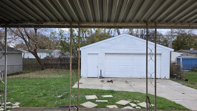 Building Photo - 805 Hemphill Rd