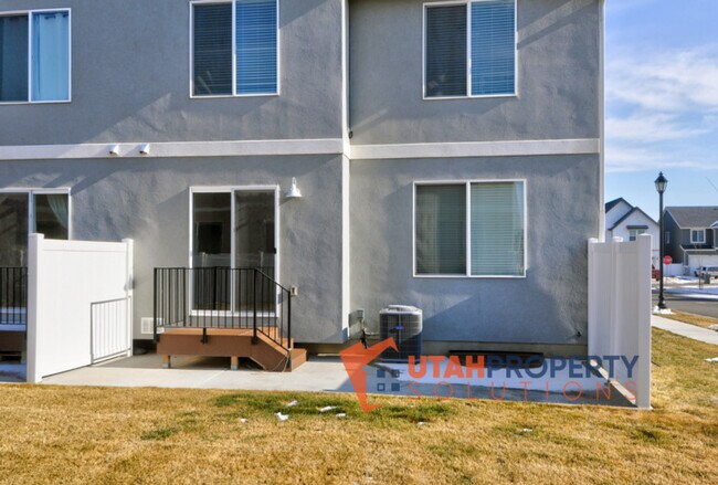 Building Photo - 577 S Windsong Ln