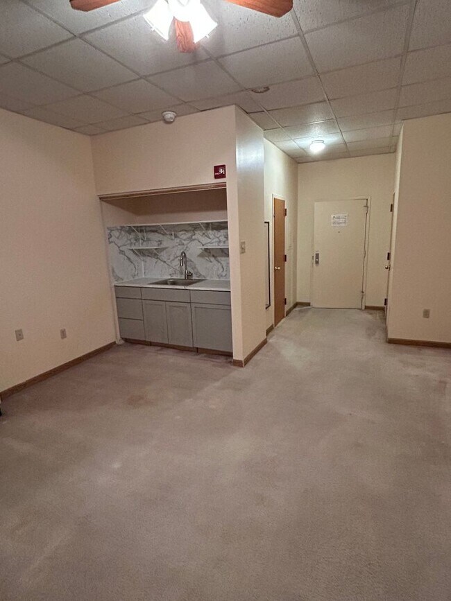 Building Photo - Rockwell Manor