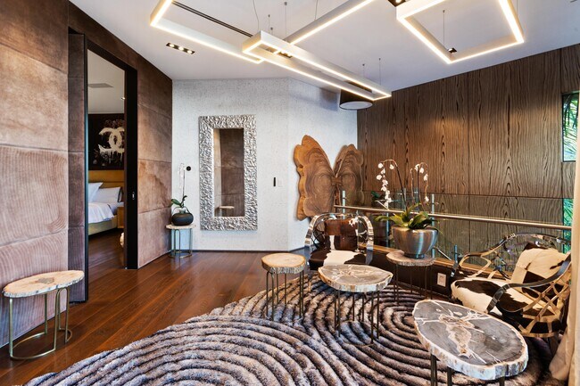 Building Photo - 8356 Sunset View Dr