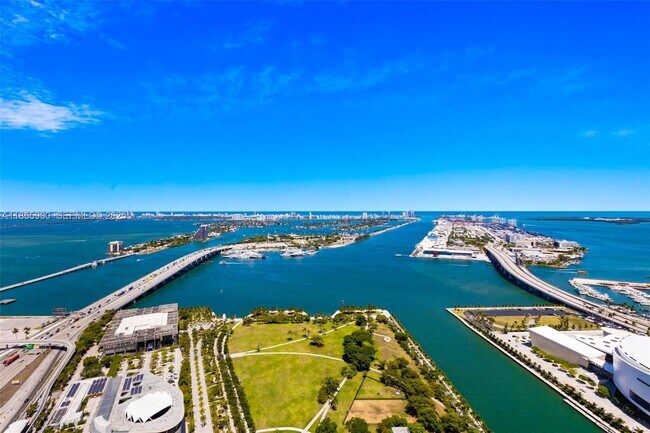 Building Photo - 1000 Biscayne Blvd