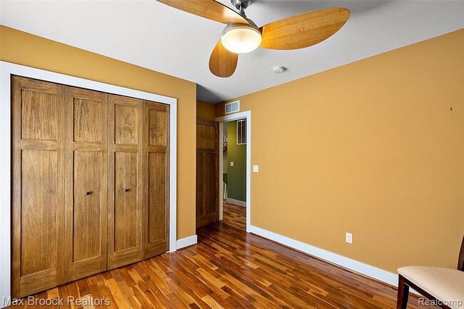 Building Photo - 2022 Willow Beach St