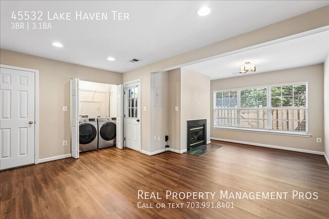 Building Photo - 45532 Lake Haven Terrace