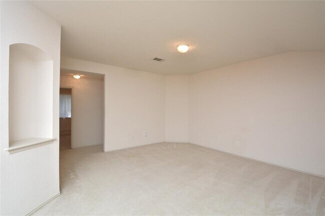 Building Photo - 718 Settlement St