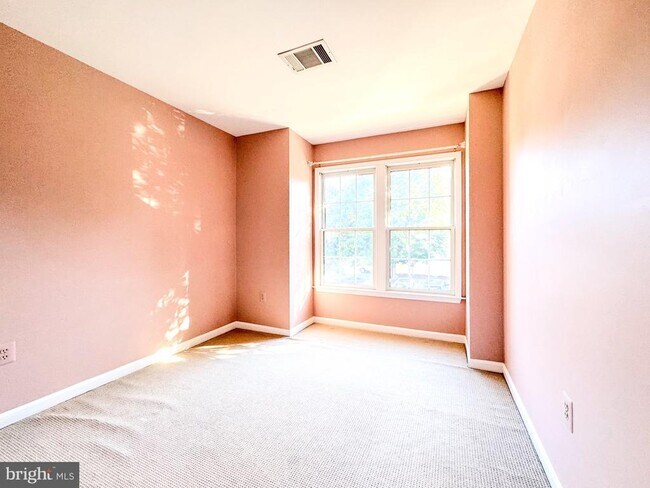 Building Photo - 11742 Valley Ridge Cir