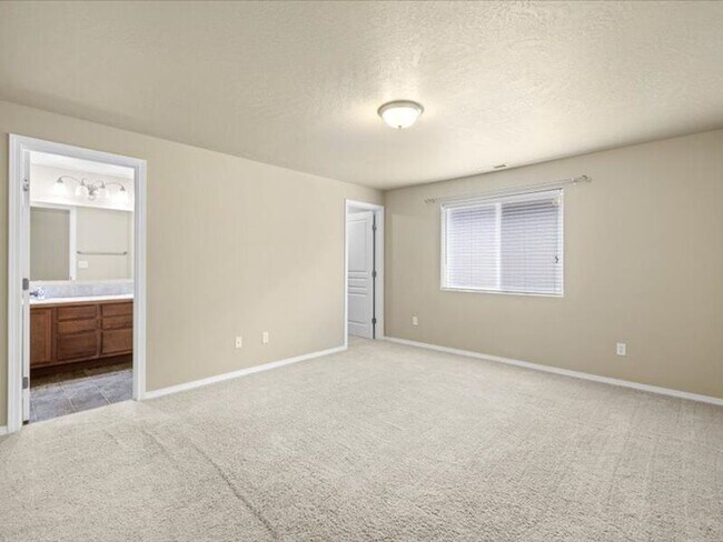 Building Photo - 6416 Three Rivers Dr