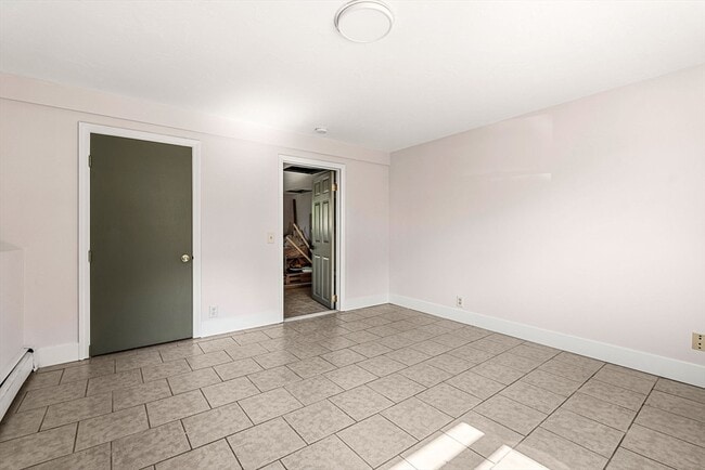 Building Photo - 14 N Glenway Ave