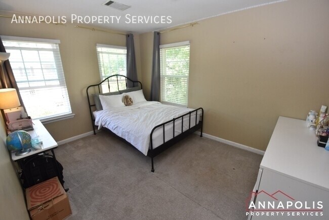 Building Photo - 2711 Summers Ridge Dr