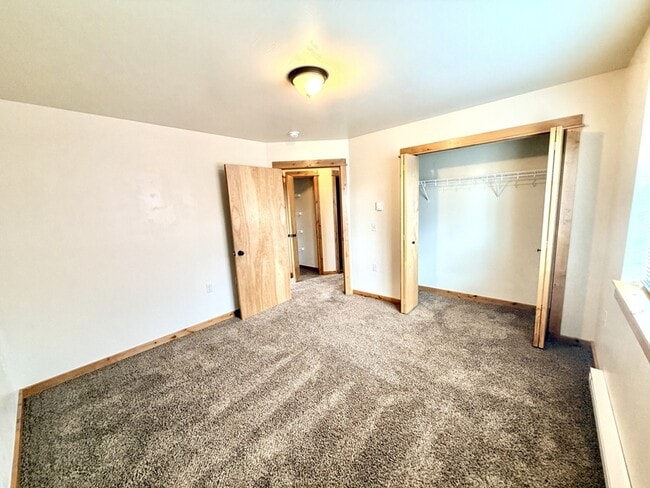 Building Photo - 3724 Travertine Way