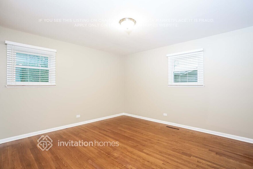 Building Photo - 14723 Menard Ave