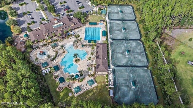 Building Photo - 708 Sharon Ct