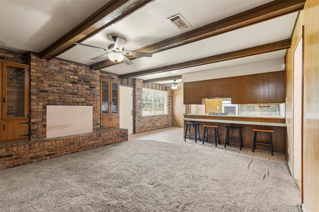 Building Photo - 629 FM697