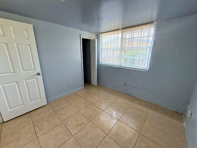 Building Photo - 17231 NW 37th Ave