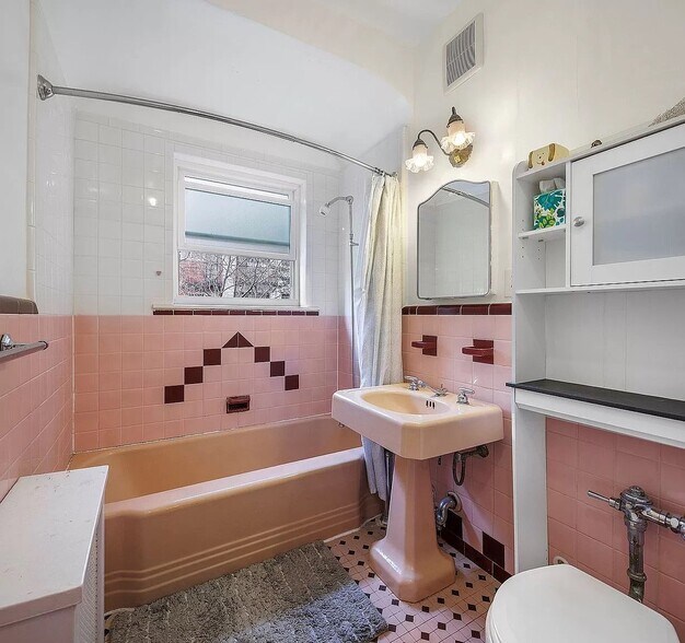 Building Photo - 16 Micieli Pl