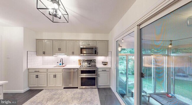 Building Photo - 7305 Whitson Dr