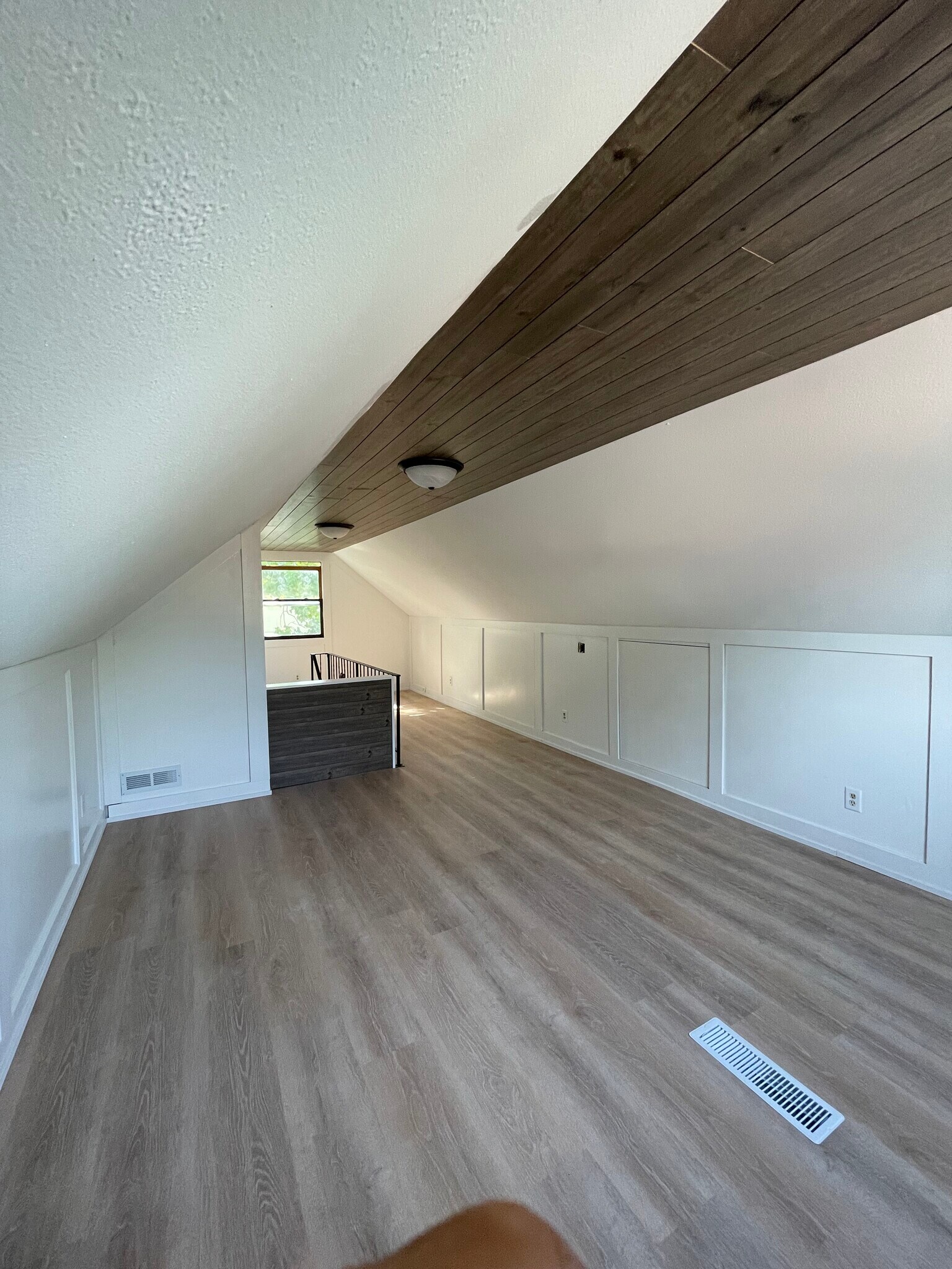 Building Photo - 2813 Hull Ave