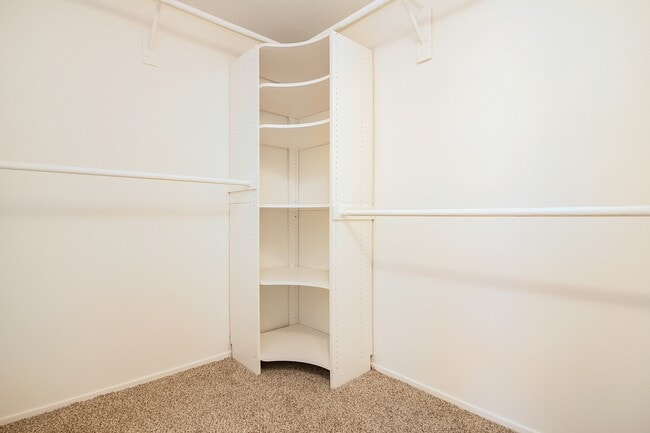 Building Photo - Spacious Townhome | Desirable Orange Location