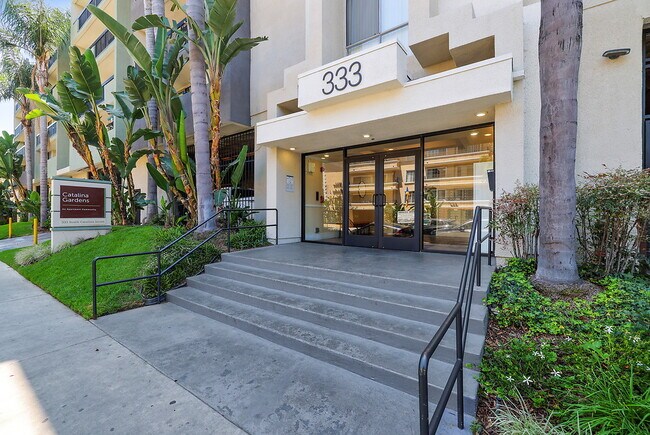 Building Photo - Catalina Gardens