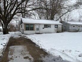 Building Photo - 712 E 49th Ave