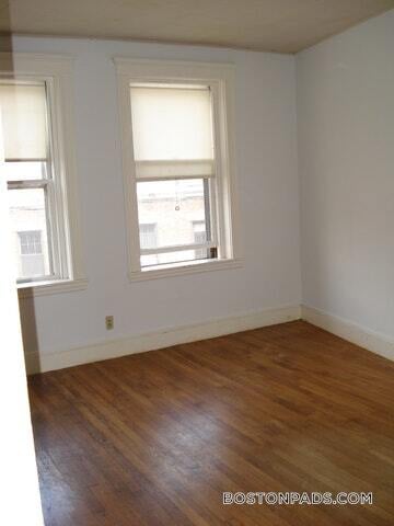 Building Photo - 137 Park Dr