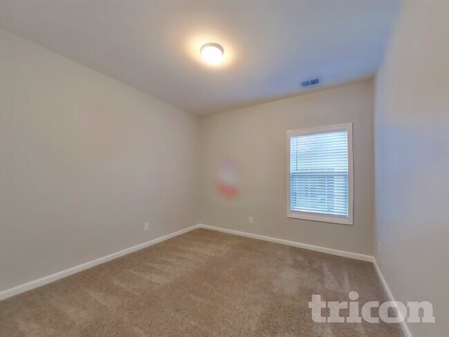 Building Photo - 912 Stokewood Pl