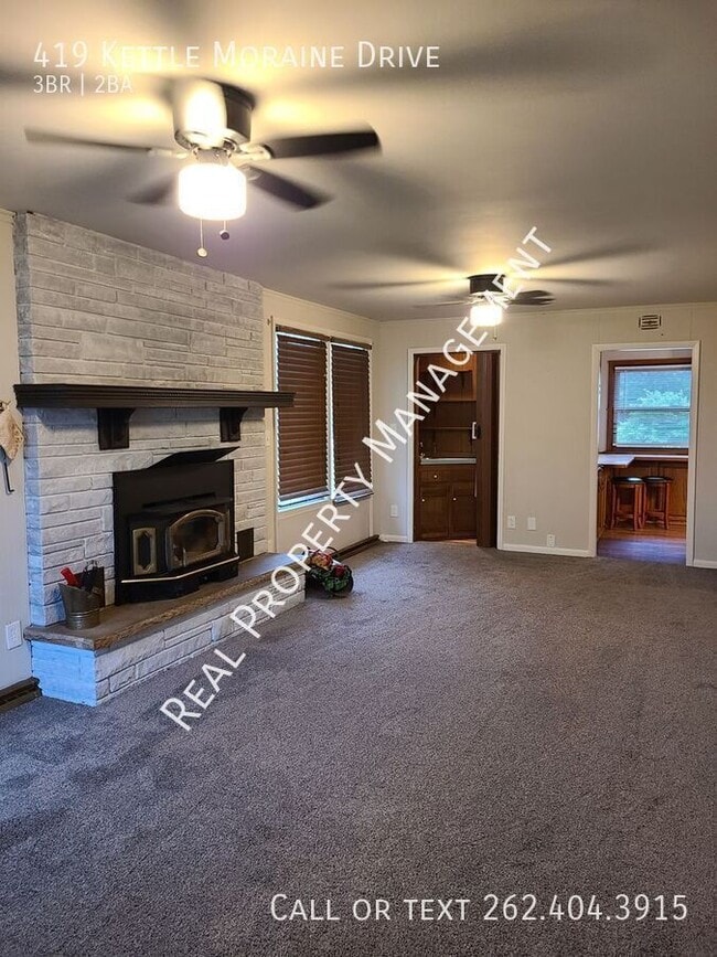 Building Photo - 419 Kettle Moraine Dr