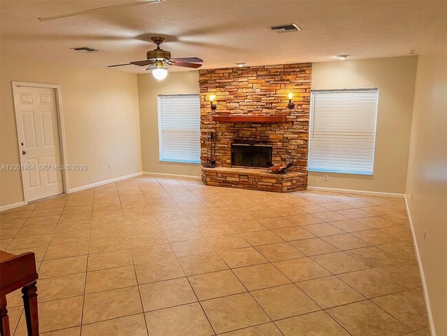 Building Photo - 16332 122nd Dr N