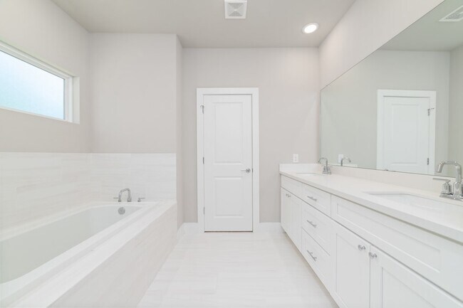Building Photo - 3546 Talia Wood Ct