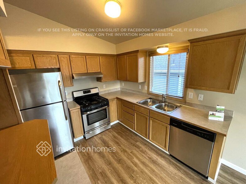Building Photo - 4603 60th Dr NE