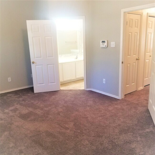 Building Photo - 46 Wineberry Pl