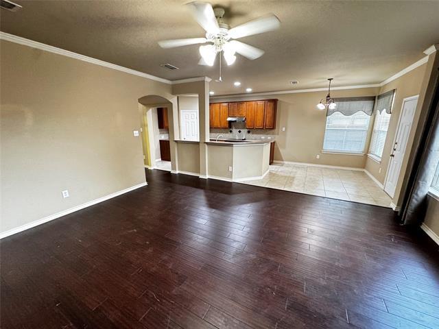 Building Photo - 4600 Palm Valley Dr