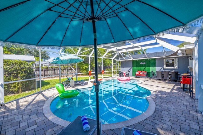 Building Photo - 312 N Luna Ct