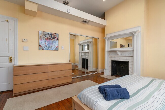 Building Photo - 2633 Adams Mill Rd NW