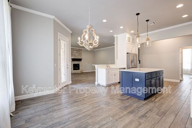 Building Photo - 15121 SE 56th St