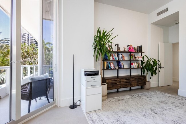 Building Photo - 21205 Yacht Club Dr