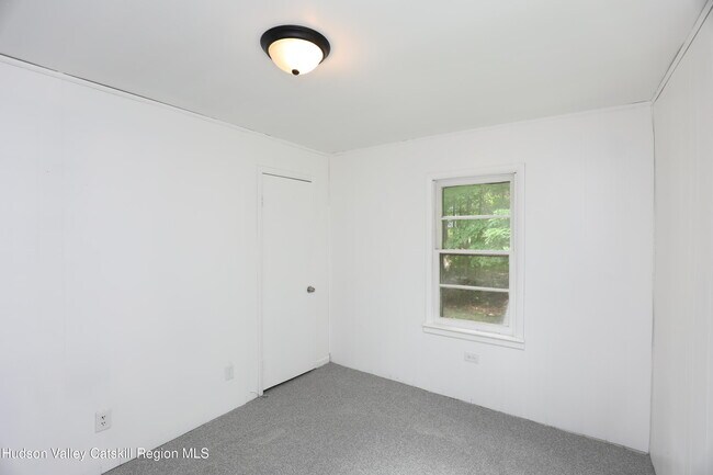 Building Photo - 17 Rear Chapel St