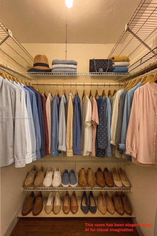 Building Photo - 465 S Royal Poinciana Blvd