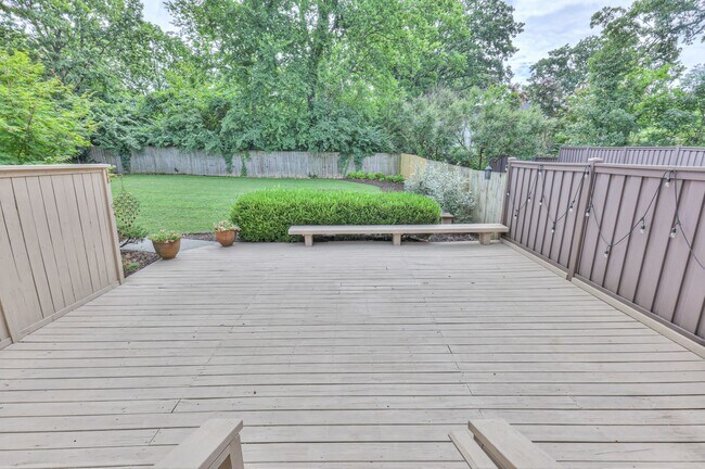 Building Photo - 4100A Oriole Pl