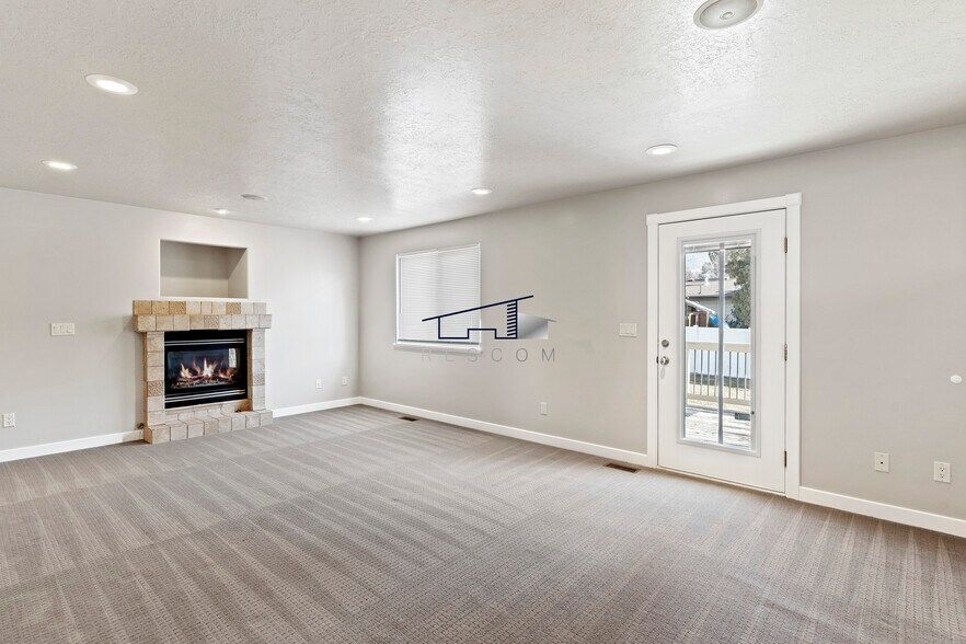 Building Photo - 2368 N 650 E