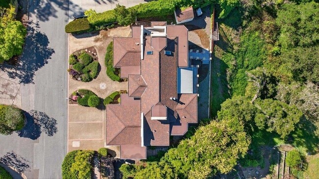 Building Photo - 41 S Circle Dr
