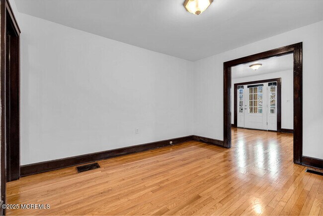 Building Photo - 407 Newark Ave