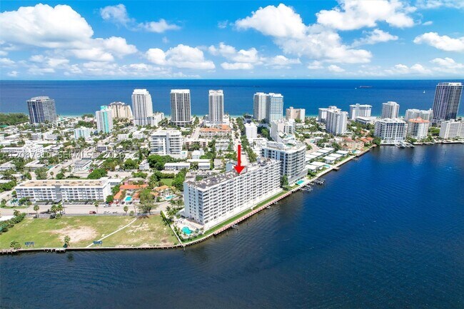 Building Photo - 511 Bayshore Dr