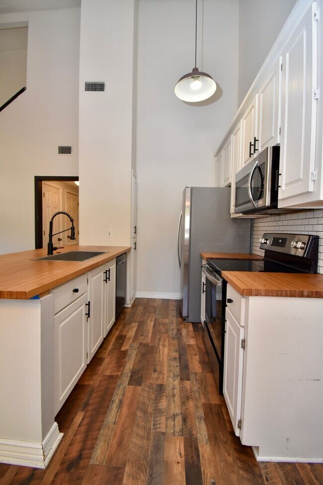 Building Photo - 3 Bed, 2 Bath Home in Ruston